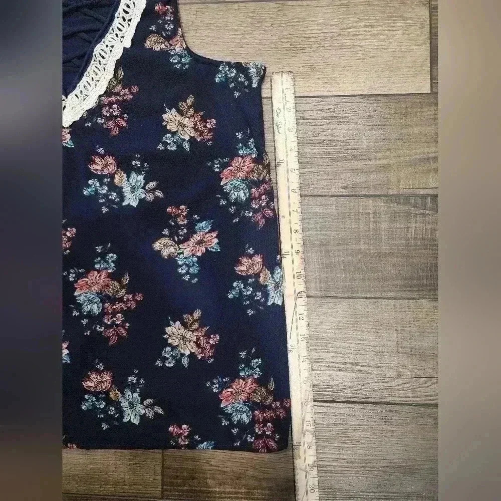 Maurice’s Shirt Top Women’s Large Loose Fit Navy Blue Floral Sleeveless Tank Top - Picture 7 of 7